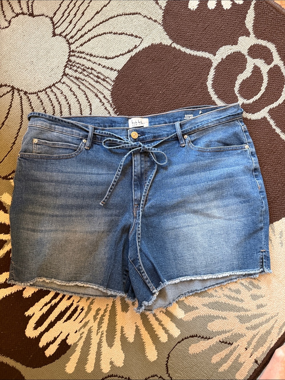 Nicole Miller Faded Blue Denim Tie-Waist Cutoff Shorts